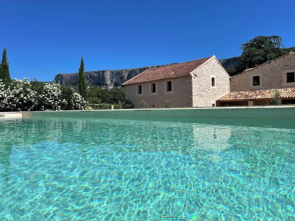 Le Mas Aux Cedres -1 étoiles à Lioux