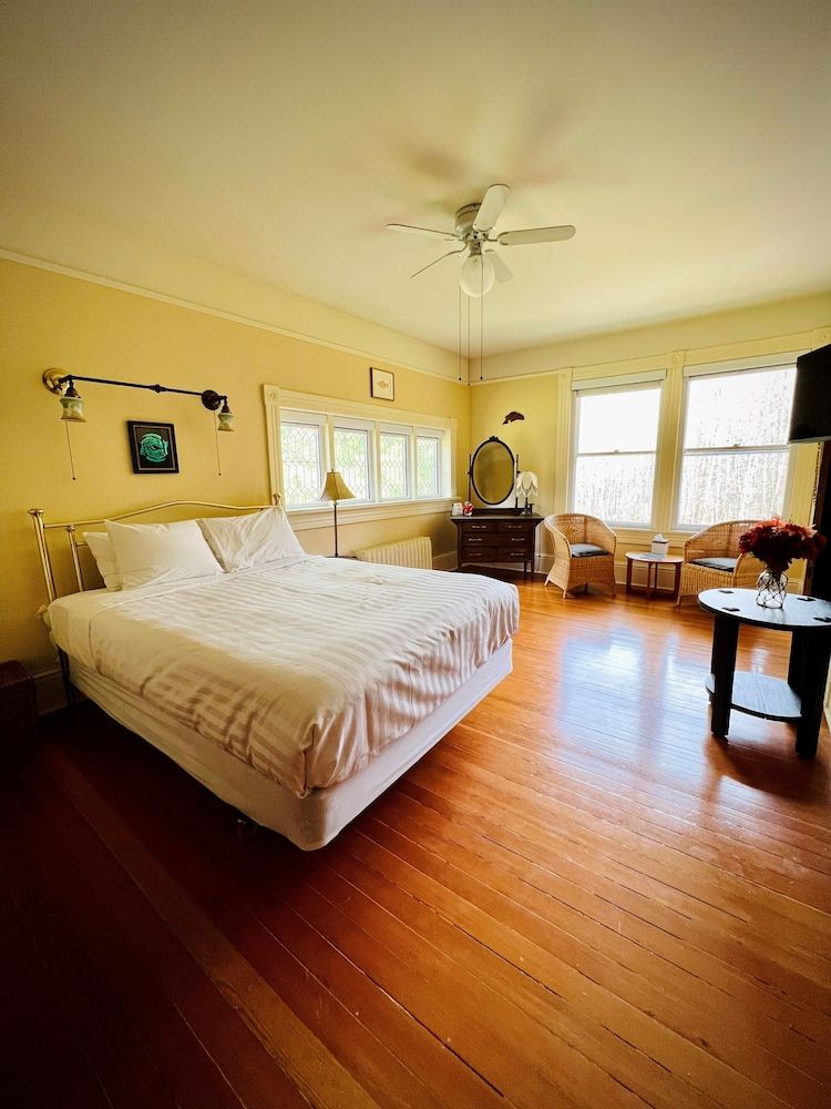 Sasquatch Crossing Eco Lodge B&B -1 étoiles à Harrison Mills