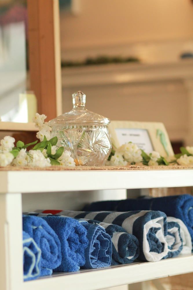 By the Sea Guests Bed & Breakfast & Suites 2