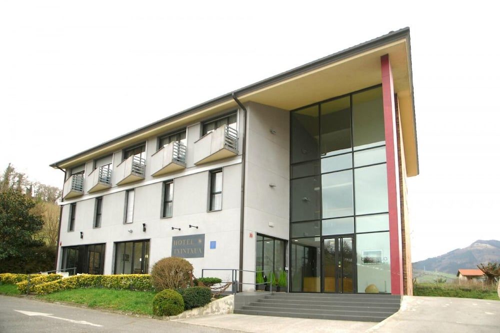 HOTEL TXINTXUA 2 estrellas en Hernani