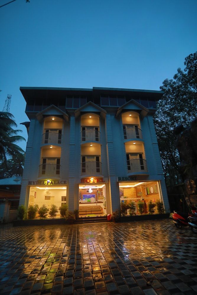 Hydel Palace 3 étoiles à Athirappilly