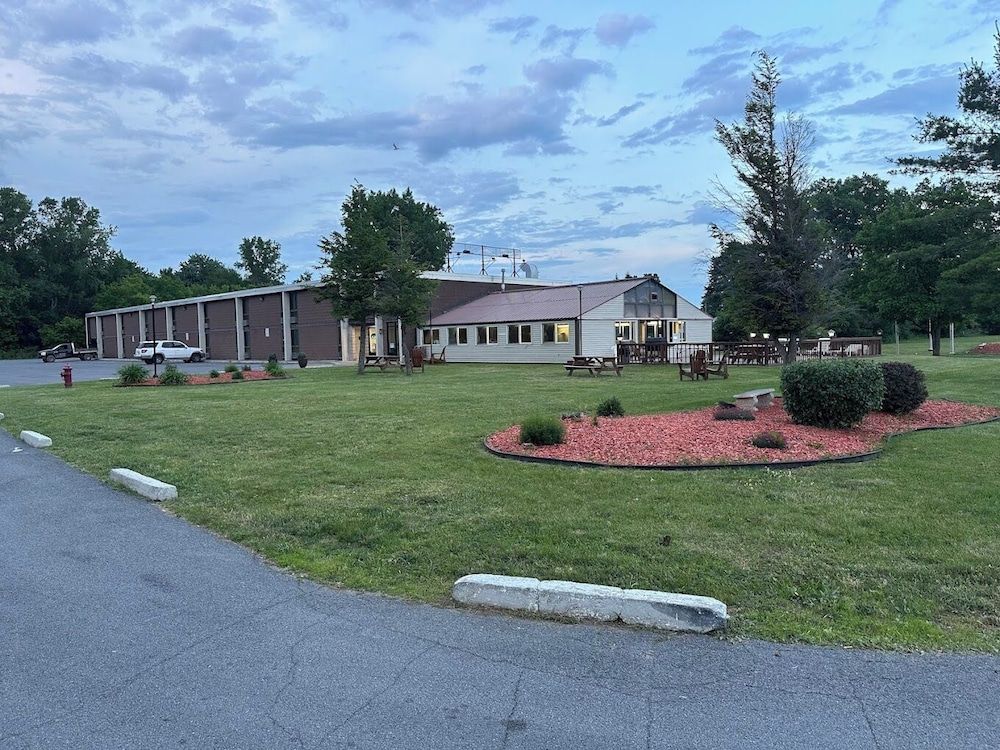 Adirondack Efficiencies 3 estrelas em Watertown