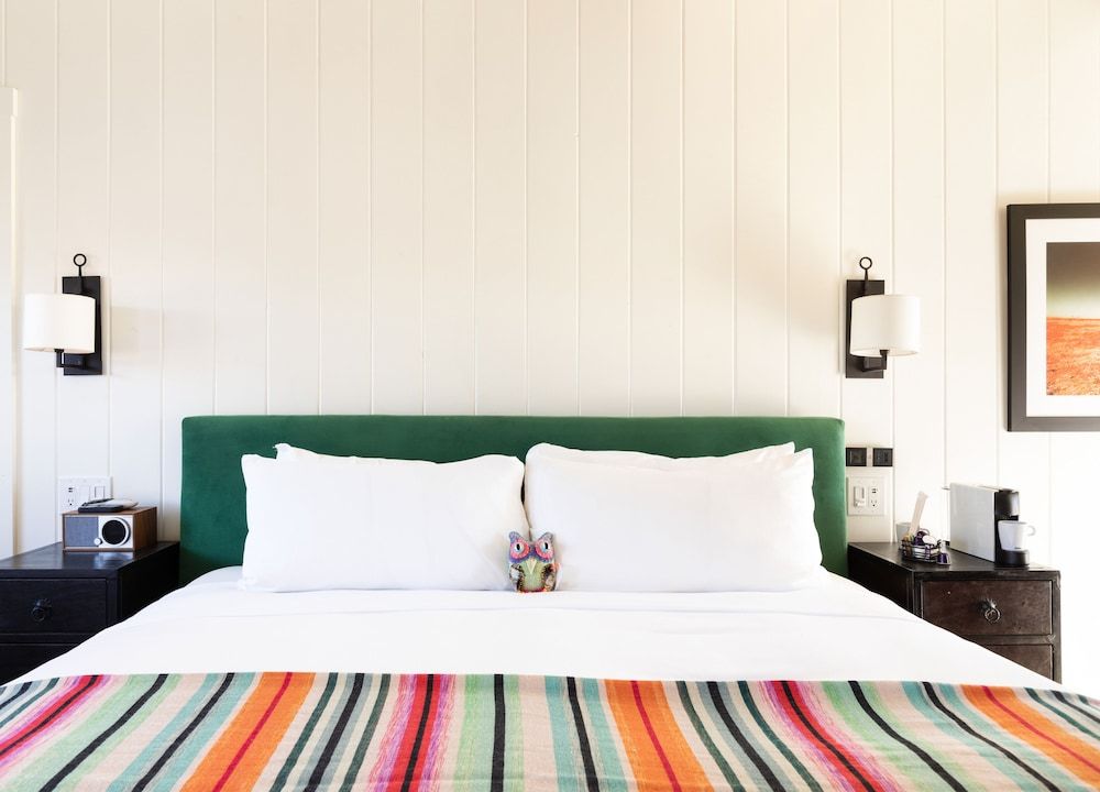 Skyview Hotel - 21 & Over Pool 3