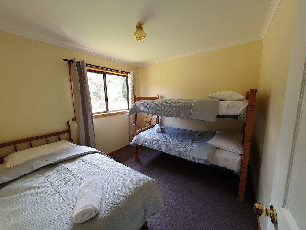 Lake Yalleena Nature Retreat 3