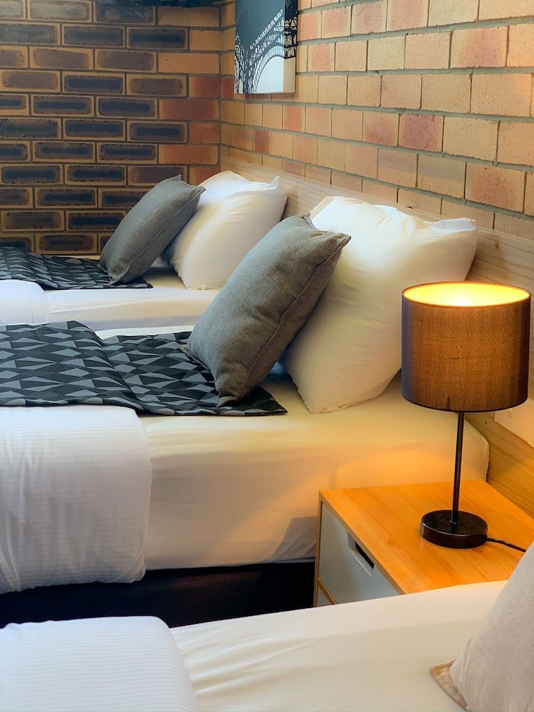 Squatters Homestead Motel 3