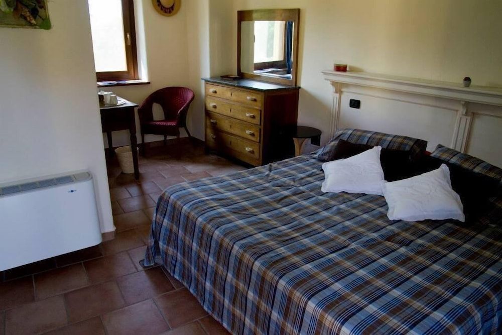 Agriturismo Tra Serra E Lago 2