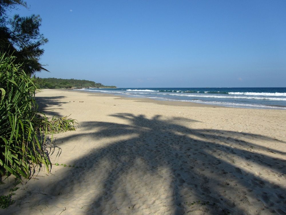 Isana Beach House -1 estrellas en Tangalle