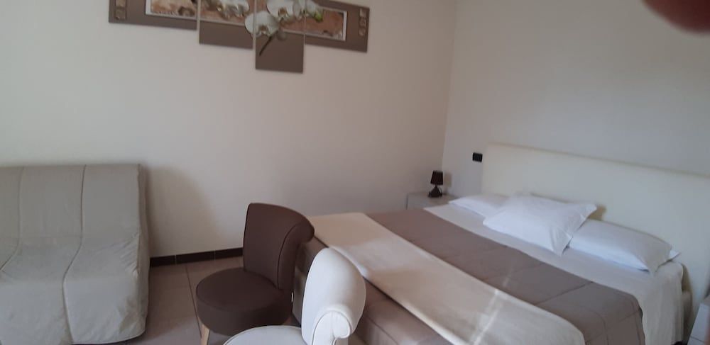 Villa leiani b&b -1 estrelas em Sale Marasino