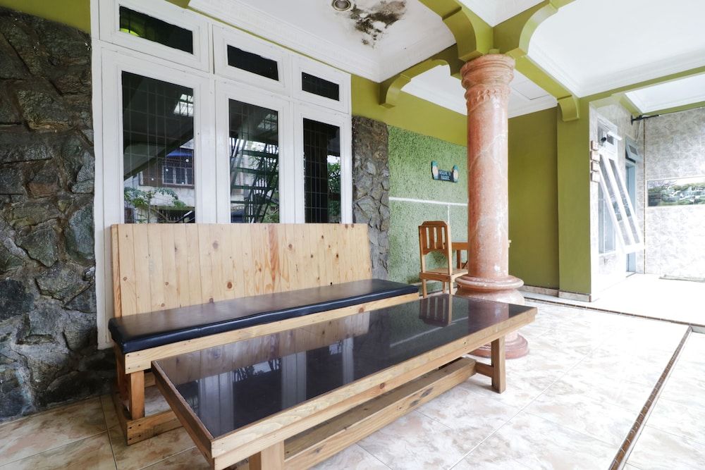 Waroeng Transit & Depary Homestay by ZUZU 2