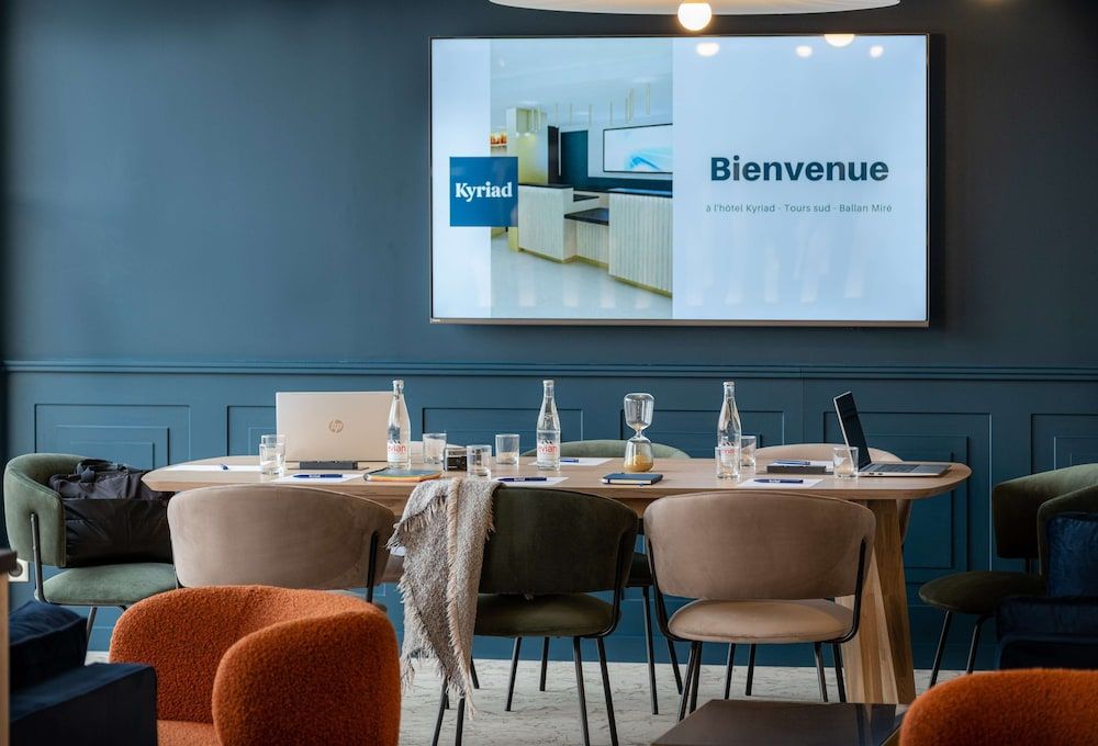 Kyriad Tour Sud - Ballan Mire 3