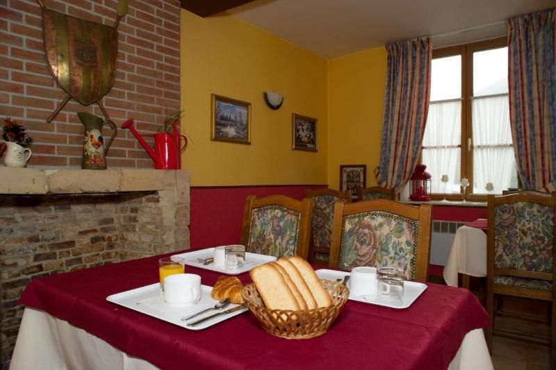 Logis Hotel Le Val De Vence 2 étoiles à Launois-sur-Vence