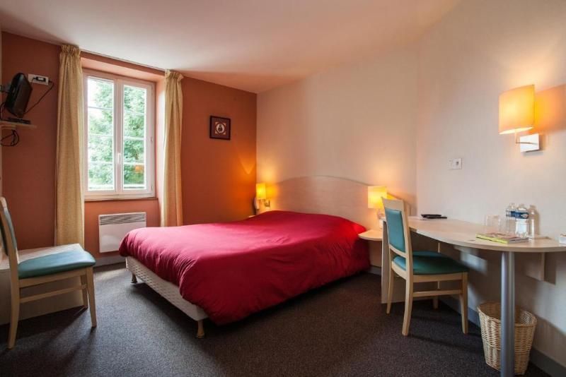 Logis Hotel Le Lion D'or Manzac 3