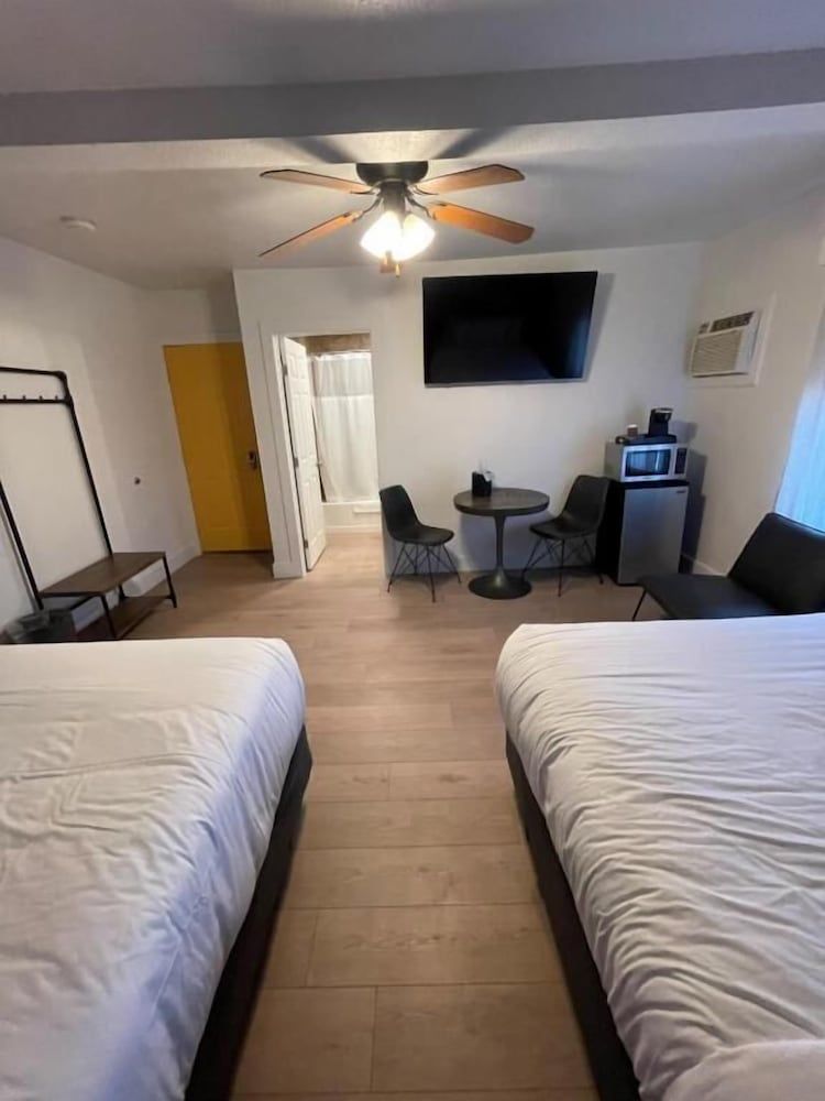 Balanced Rock Inn 2