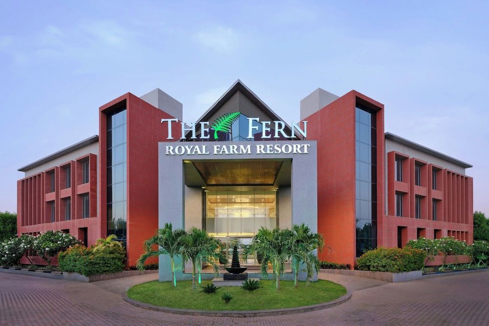 The Fern Royal Farm Resort Anjar 4 stelle a Anjār
