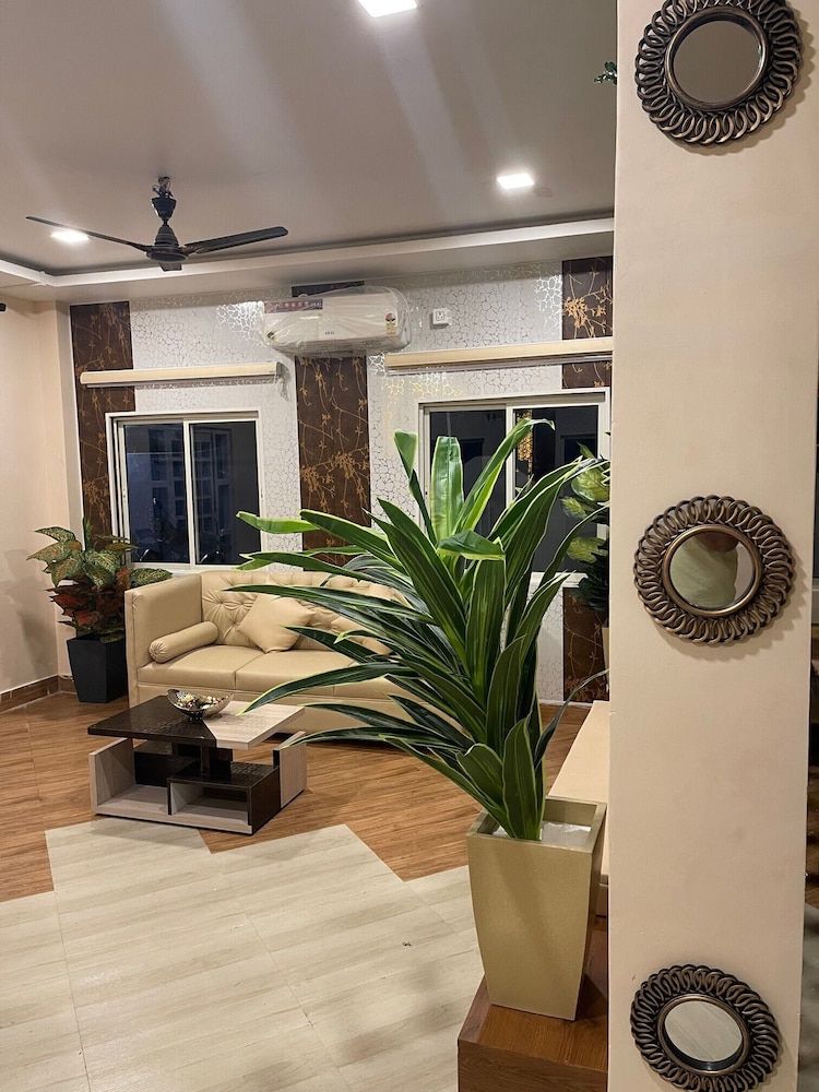 Jaldapara Forest Tourist Lodge -1 estrelas em Mādāri Hāt