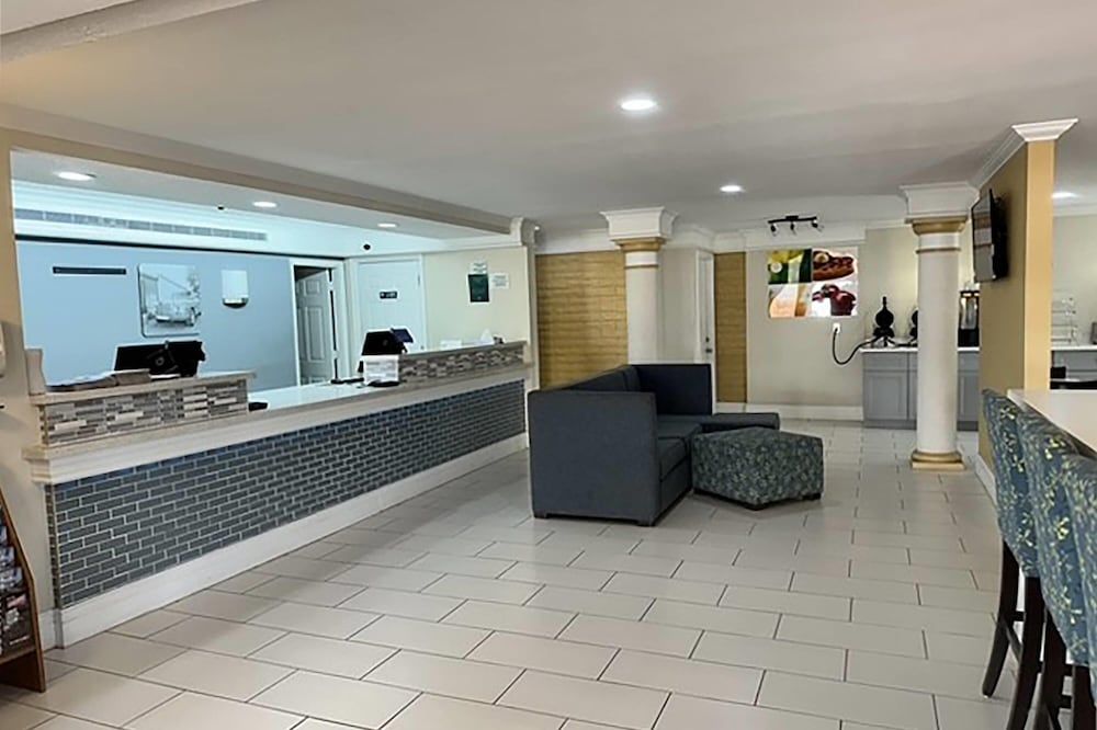 Baymont by Wyndham Nacogdoches Near University 3