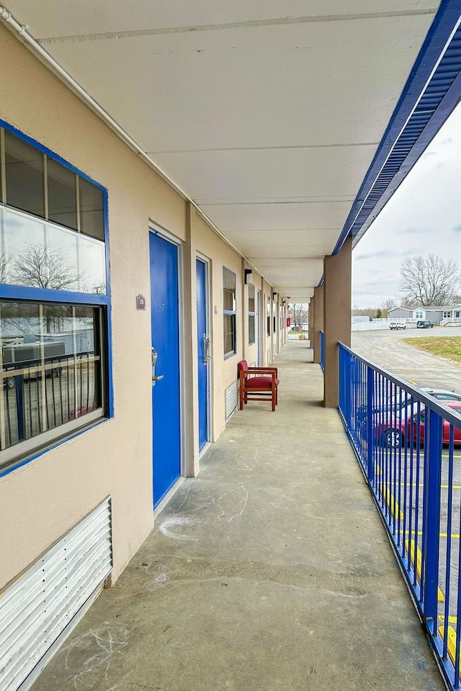 Happy Stay Inn Madisonville I-69 By OYO 2