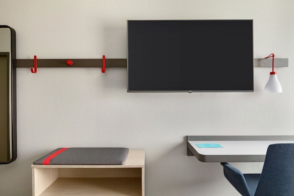 avid Hotel Detroit - Warren 3