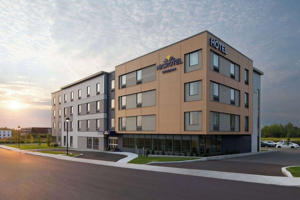 Microtel By Wyndham Lachute -1 estrelas em Lachute