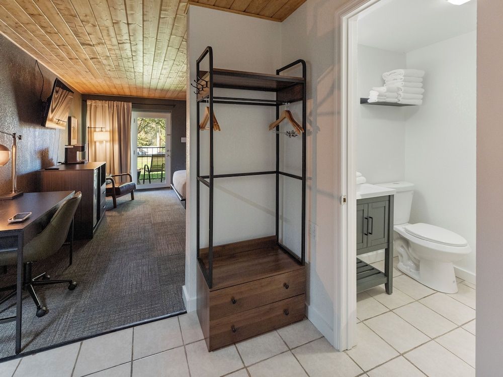 Tremont Lodge & Resort 2