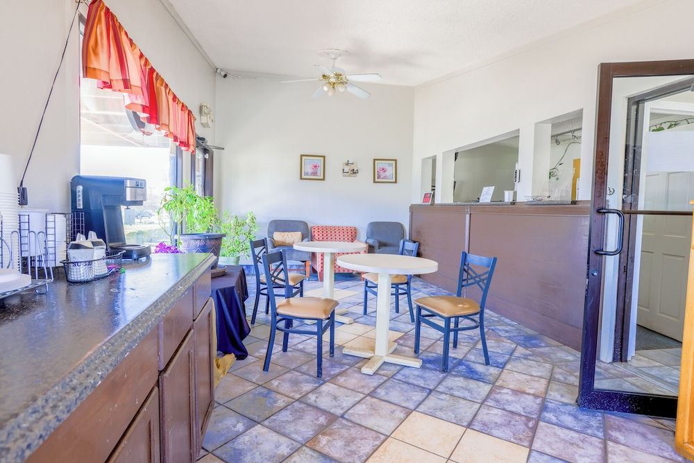 Cozy Garden Inn By OYO Hwy 40 Richmond 2