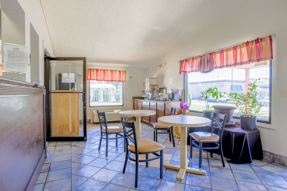 Cozy Garden Inn By OYO Hwy 40 Richmond 3