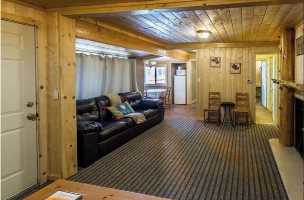 Sleepy Hollow Cabins and Hotel 4 estrelas em Crestline