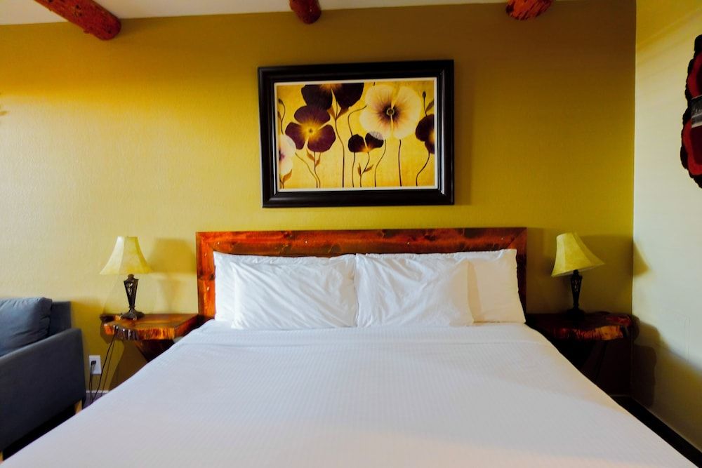 Sleepy Hollow Cabins and Hotel 3