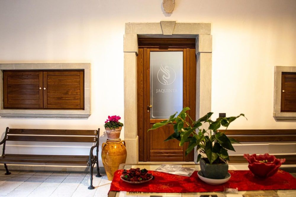 Palazzo Iaquinta - Rooms & Restaurant 3