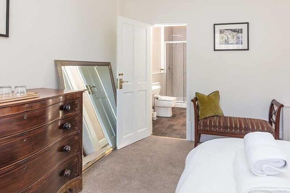 Maxwelston Farmhouse 2