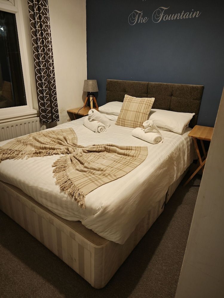 The Fountain Tuxford 3