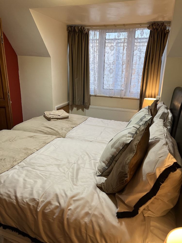 The Singlecote Hotel 3