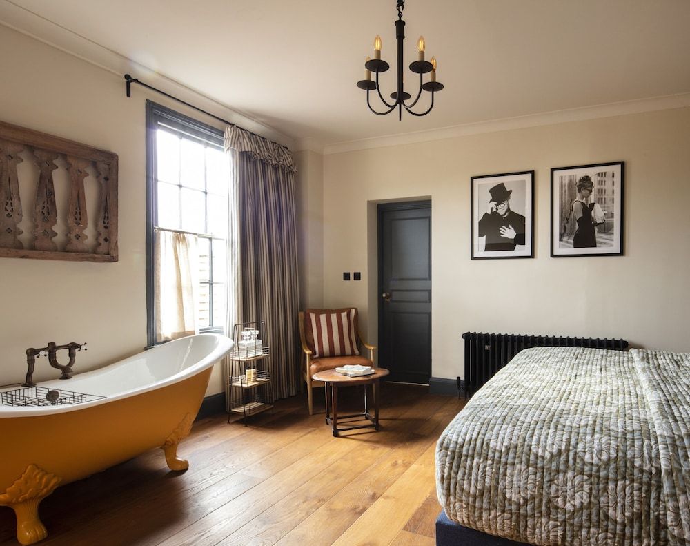 The Leicester Arms Country Inn 3