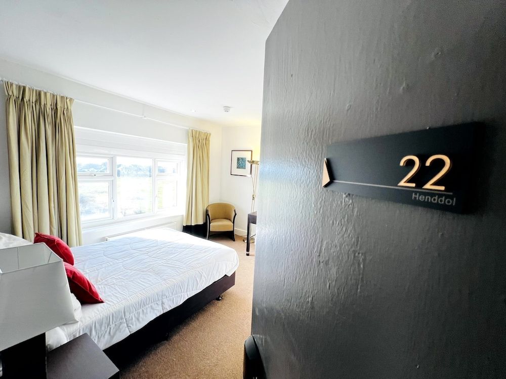 The Springfield Fairbourne 2