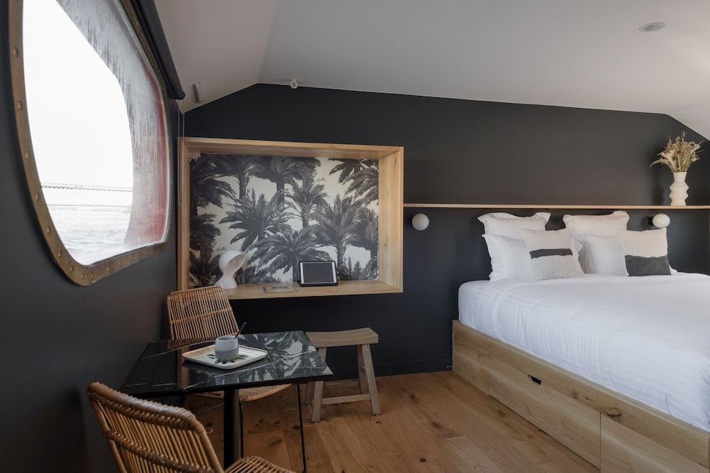 LA PENICHE - Bed And Bicycle - Tournon -1 estrelas em Tournon-sur-Rhône