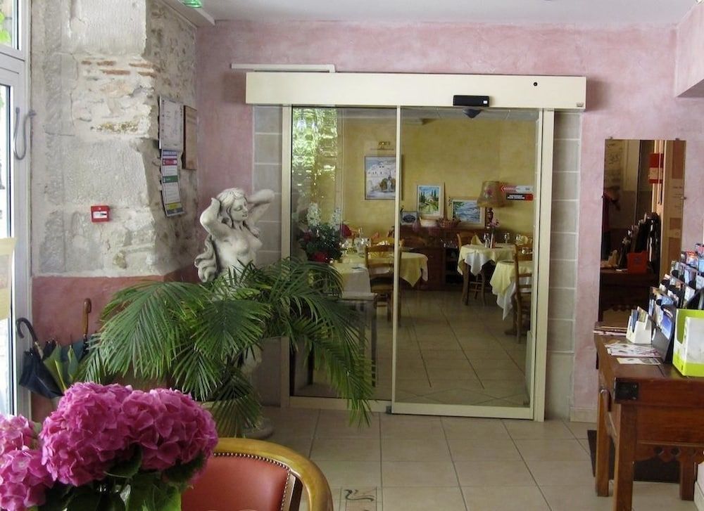 Hotel de la Montagne Noire 3