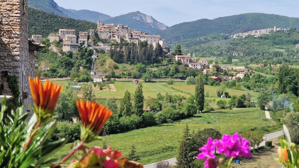 Borgo San Valentino -1 estrelas em Arrone