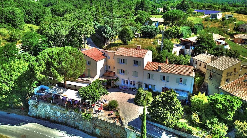 Auberge de l'escargot d'or 2 estrelas em Dieulefit
