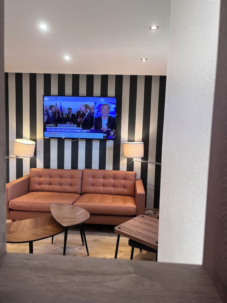 Brit Hotel Baillet en France 3