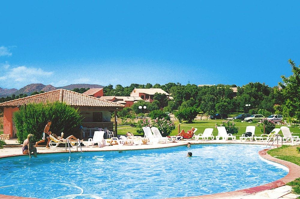 Apartment in Pinarellu Near Beach & Pool -1 estrelas em Pinarellu