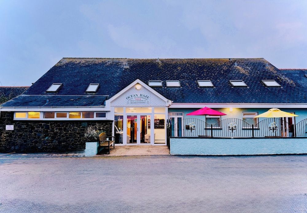 OYO Ocean Haze Hotel 4 estrelas em St. Davids