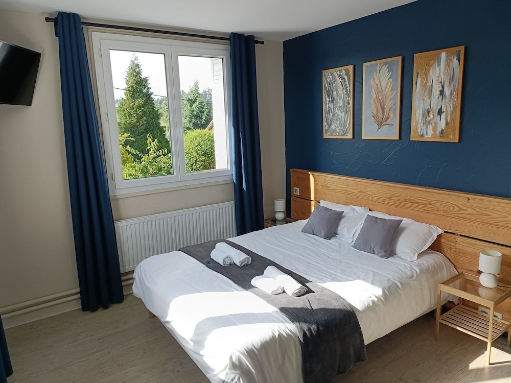 CONTACT HOTEL LE BOIS SAUVAGE 2 estrelas em Saint-Agrève