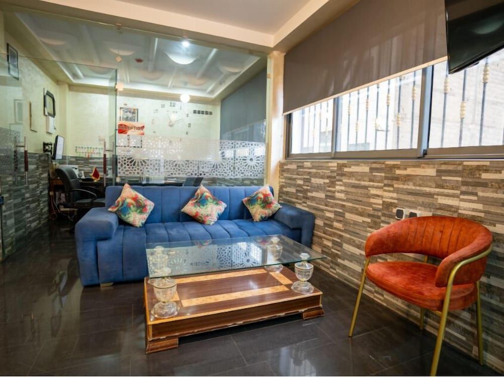 ZELLAKA hôtel & café 2 stelle a Khouribga