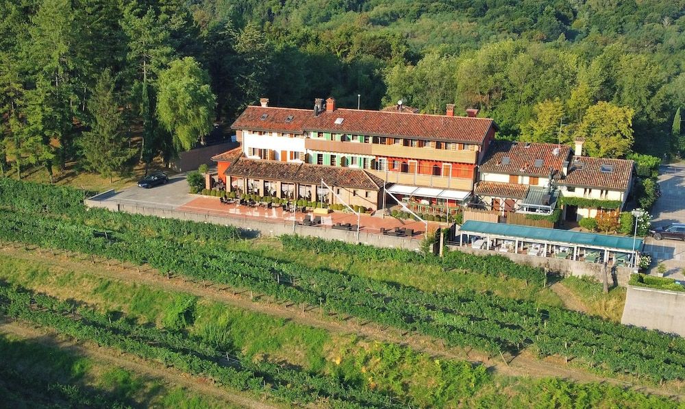 Elliot Osteria e Dormire in Collina 3 étoiles à Manzano