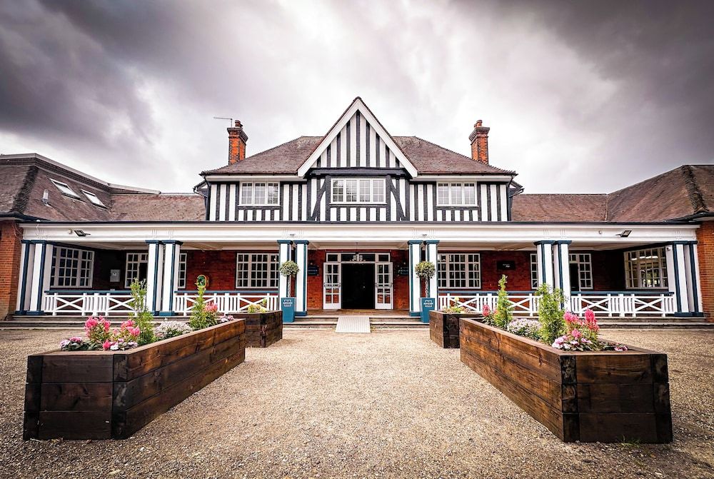 The Pavilion Bisley 2 estrelas em Bisley