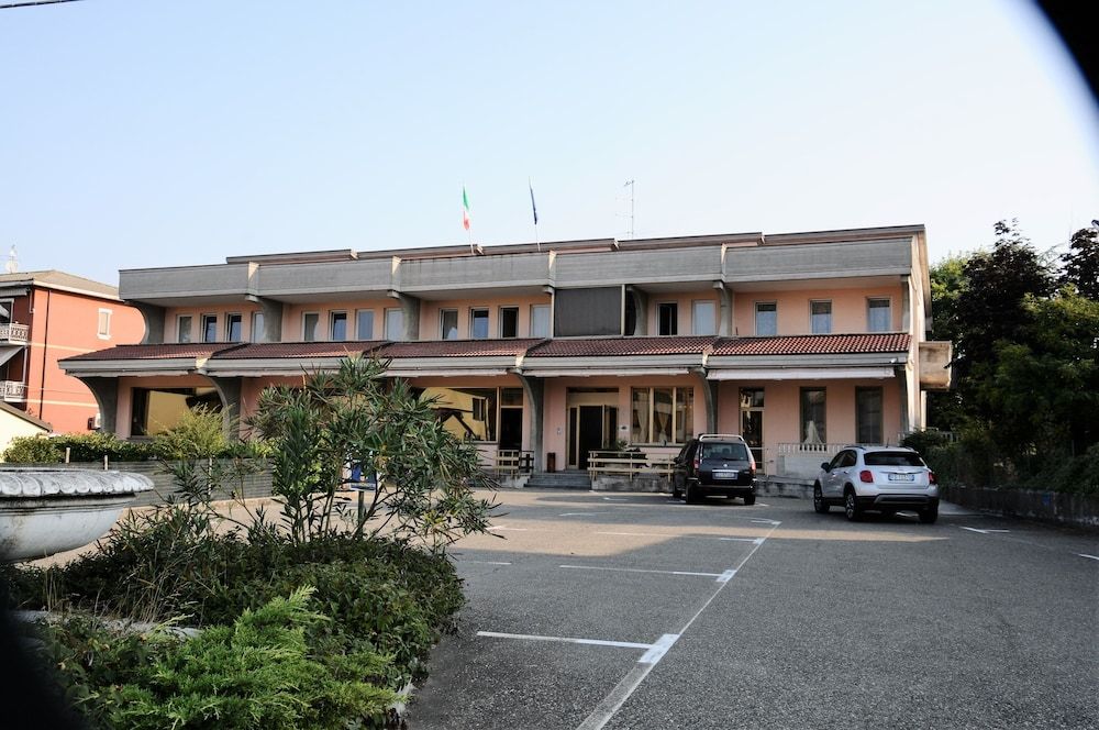 Hotel Route 9 3 estrelas em Cadeo