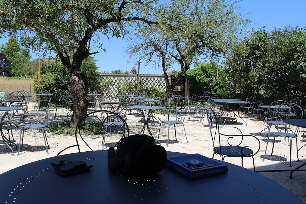 Le Fauverney Lodge -1 estrelas em Fauverney