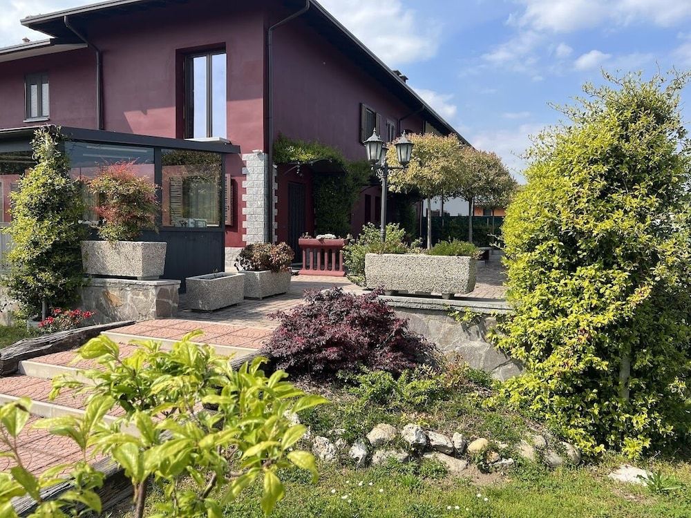 Villa Rosy B&B -1 estrelas em Paruzzaro