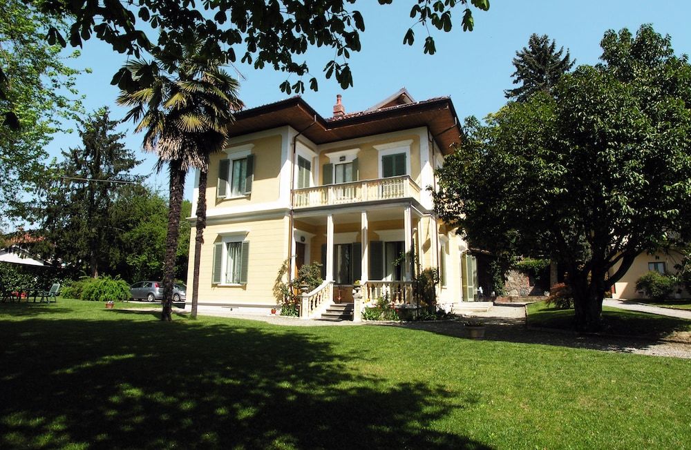 Villa D'Azeglio -1 estrelas em Albiano dʼIvrea