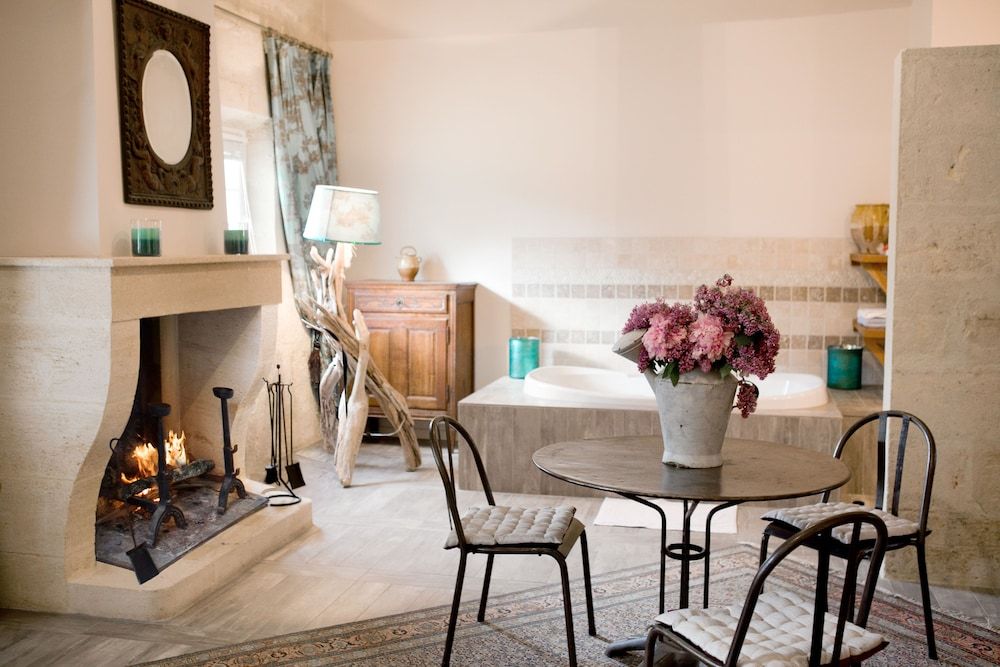 Château Latour Segur Suites & Spa 3